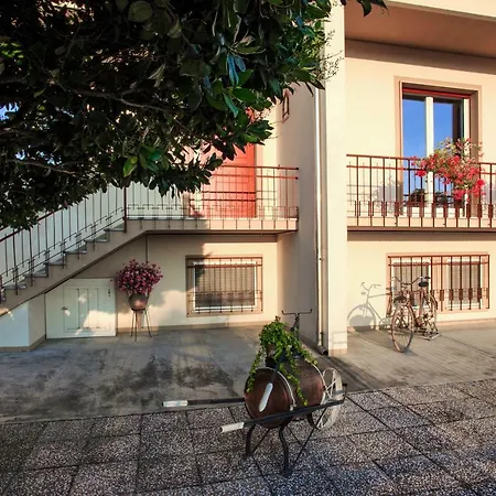 Casa Guareschi Bed & Breakfast
