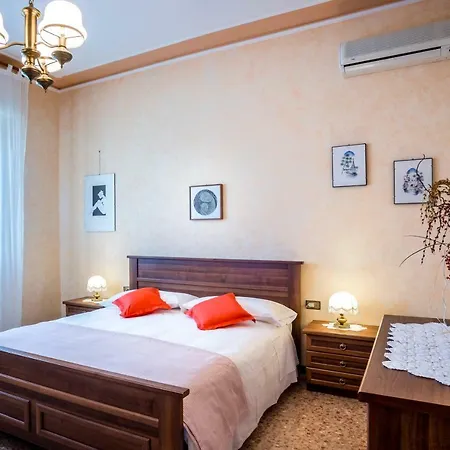 Bed & Breakfast Casa Guareschi *