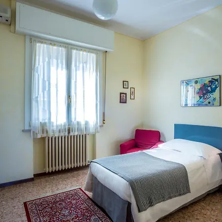 Casa Guareschi Bed & Breakfast