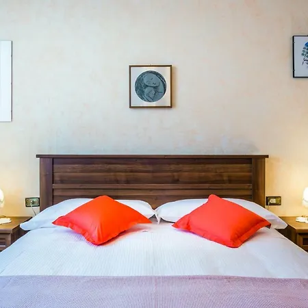 Casa Guareschi Bed & Breakfast *